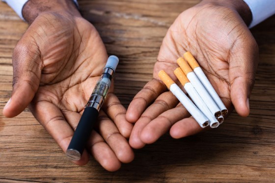 Vapování by podľa niektorých odborníkov malo zmierňovať dýchacie ťažkosti spôsobené fajčením tabakových výrobkov, ako sú cigarety a pod.